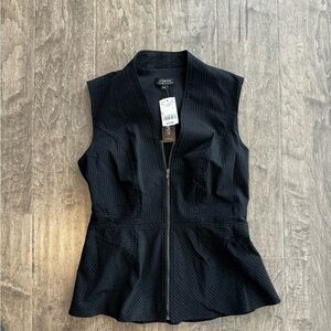 Le Chateau NWT Vest